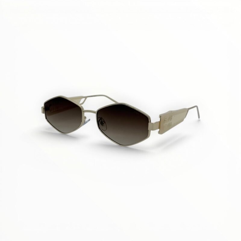 Miu Miu modern, detaje rafinuara